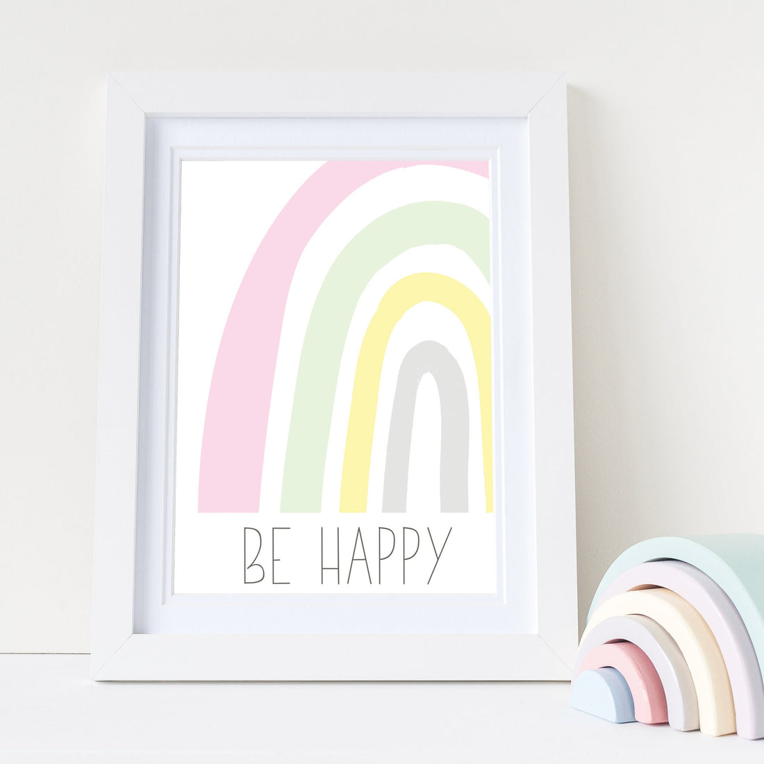 BE HAppy Rainbow Print